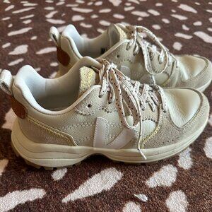 Veja x Bimba y Lola Venturi Low Top Sneaker, leather and suede, size 6